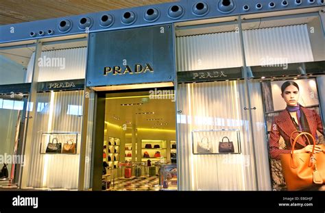 prada charles de gaulle